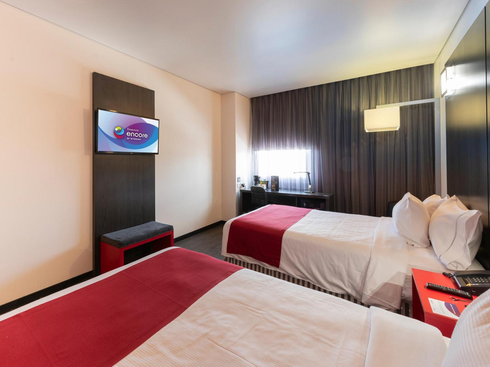 Ramada Encore By Wyndham Puebla Exterior photo